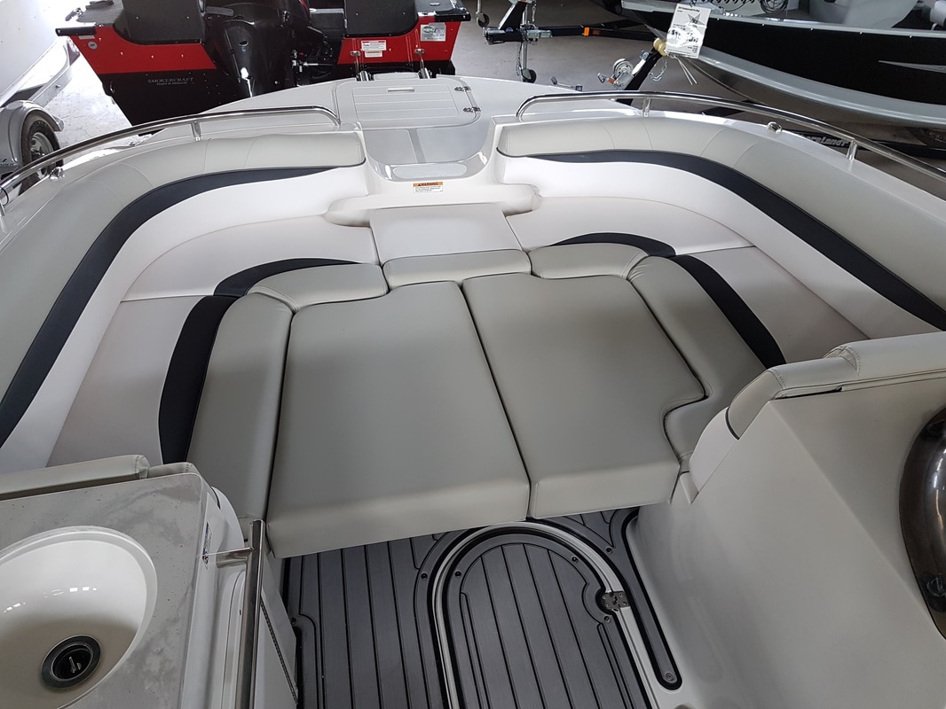 2017 Starcraft MDX 211 OB Deck Boat Bow